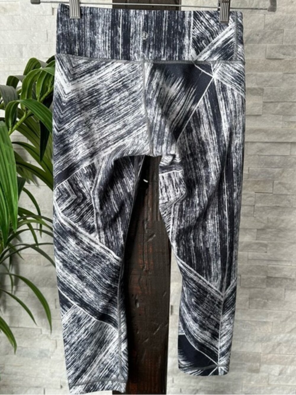 LULULEMON Wunder Under Black White Brush Leggings Stroke Size 4
